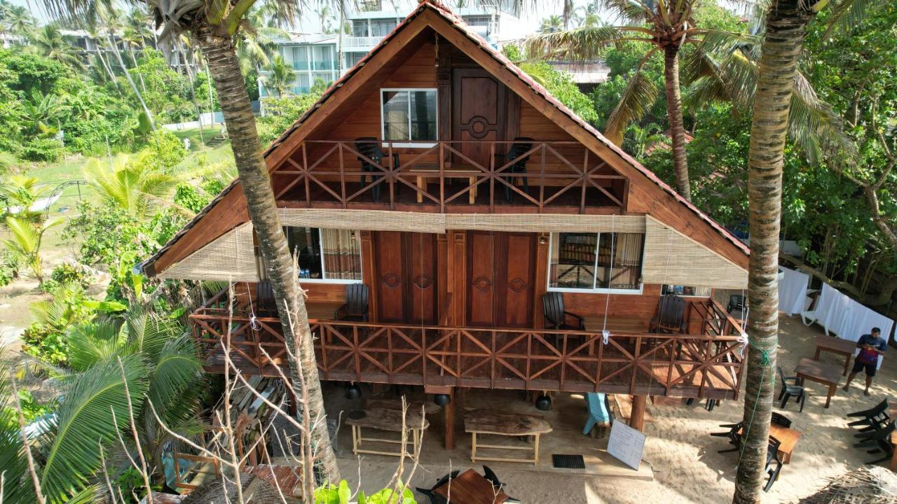Turtle Bay Beach Resort Mirissa Eksteriør billede