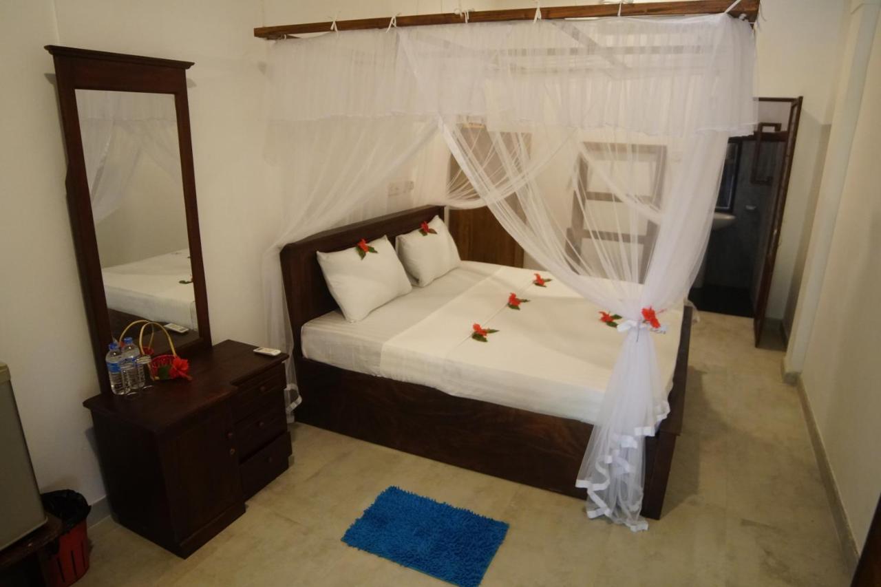 Turtle Bay Beach Resort Mirissa Eksteriør billede